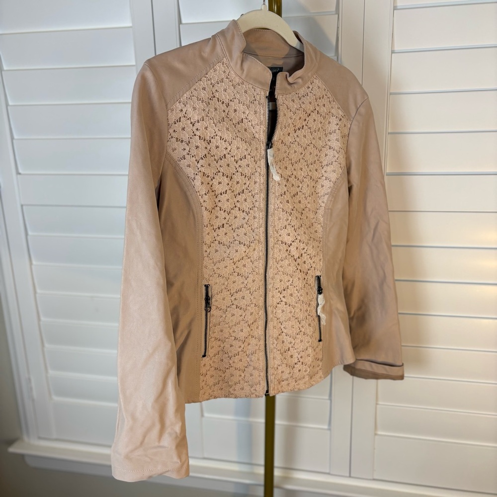 Kate & Mallory Pink Lace Bomber Jacket NWOT
0087
